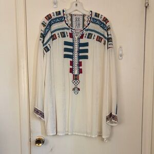 Johnny Was Cream Tunic with Blue and Red Embroidery
Length 30’’